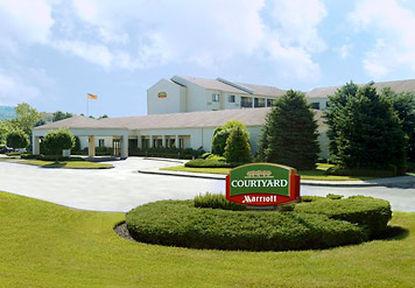 Courtyard By Marriott Fishkill Hotel Exterior foto